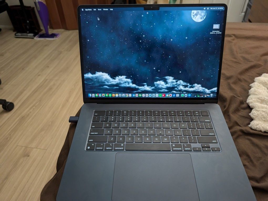 M3 MacBook Air | 15-inch | 16GB RAM | 256GB SSD