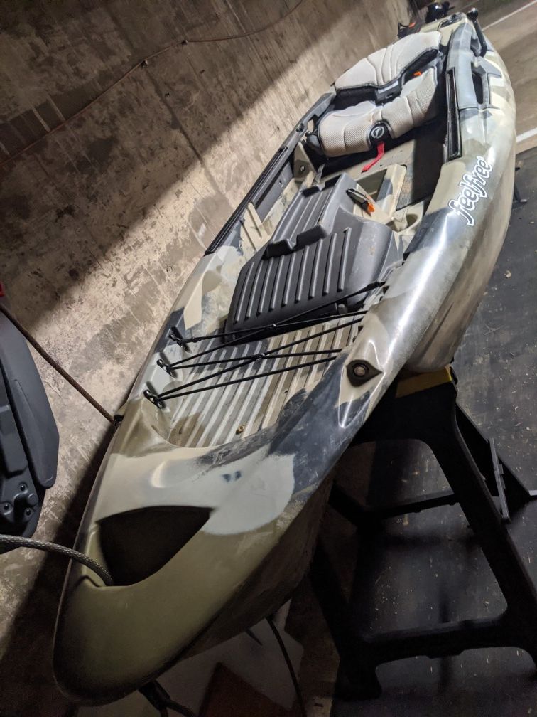 Feelfree Dorado 125 Fishing Kayak