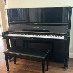 Upright Piano Black 