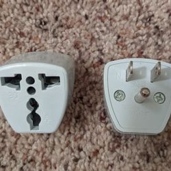 Universal Travel Plug Adapter To US 3 Prong 