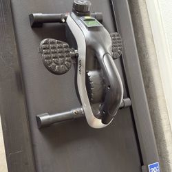 Vive Floor Stand Bike