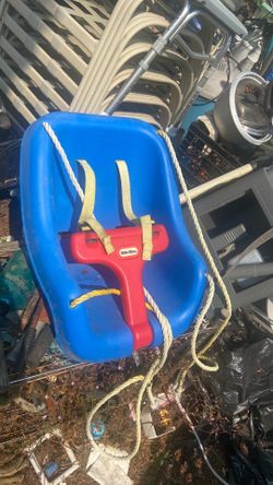 Little tykes hanging swing price 7$. Pick up. E. Side Tacoma