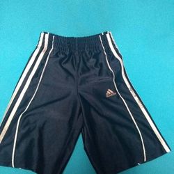 ADIDAS Boy shorts/ shorts para niño size XS (8)