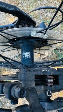 Marin Hybrid Bike - Disc Brakes (Needs Left Pedal)