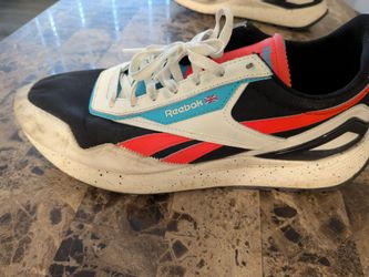 Shoes reabook man's