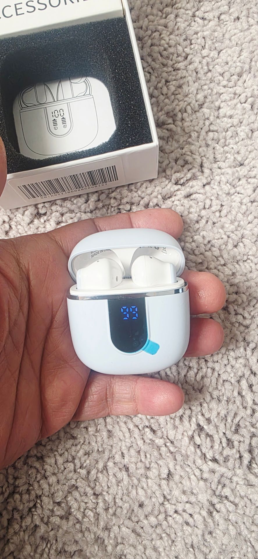 Wireless earbuds
