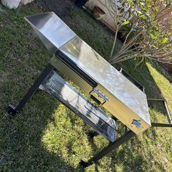 Portable outdoor grill cart with wheels