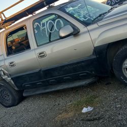 For Part 2002 Chevy Avalancha