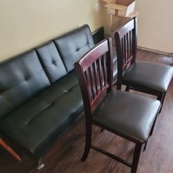 Beautiful Leather Sofa Bed and 2 Chairs. 