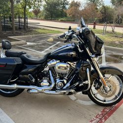 2012 Harley-Davidson Screamin’ Eagle CVO Bagger – “The Bike That Saved My Life”