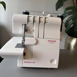 Singer 14SH654 Serger (Overlock Machine)
