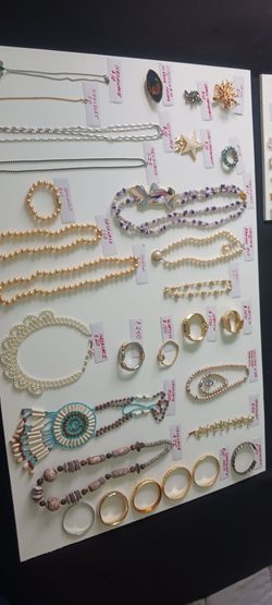 Vintage Jewlery For Sale