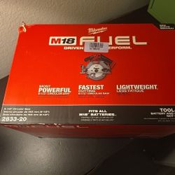 NEW Milwaukee 2833-20 M18 FUEL 6-1/2" Cordless Circular Saw 18V Brushless