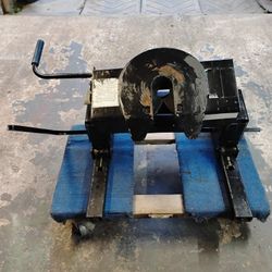 Reese Fifth Wheel Tow Hitch For Dodge