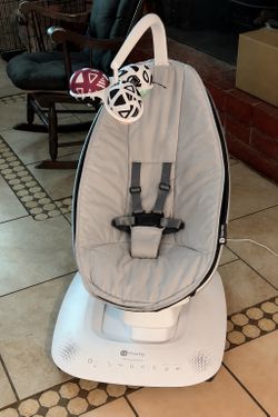 4moms MamaRoo Baby Swing – Excellent Condition – $160 OBO