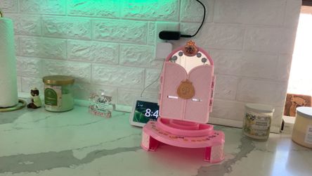 Princess mirror with lights missing drawer $8