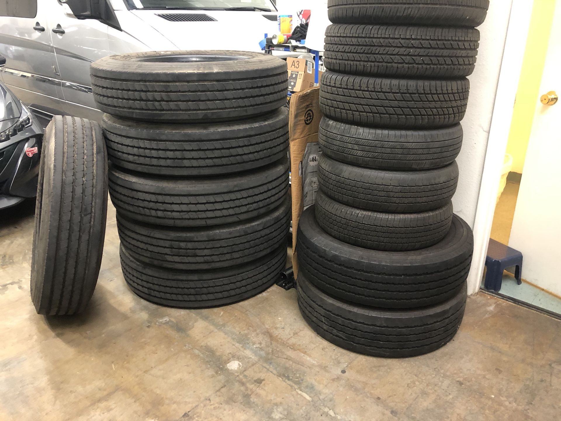 RV motorhome 6 Michelin 22.5” tires for Sale in Riverside, CA OfferUp