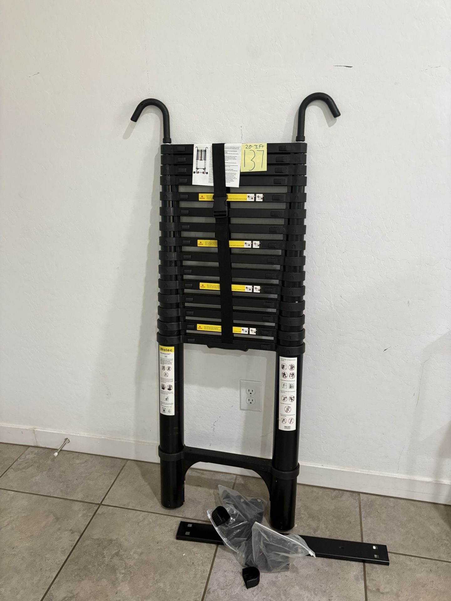 20.3ft Telescopic Ladder With Special Supporting Hooks