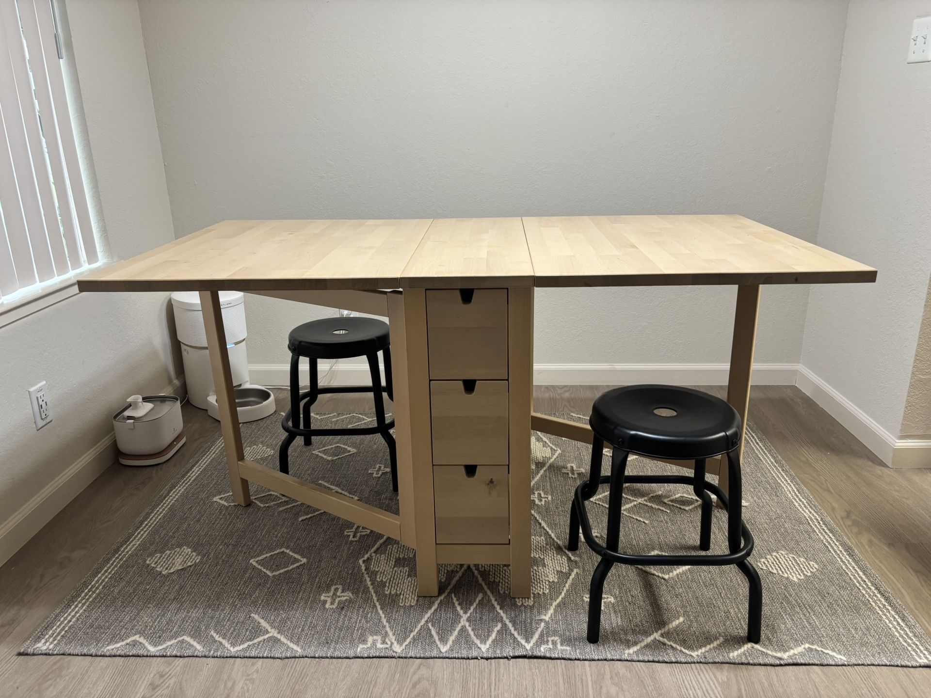 Foldable Dinning Table With Two Stools