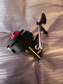 FISHING REEL