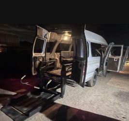 2002 Ford Econoline