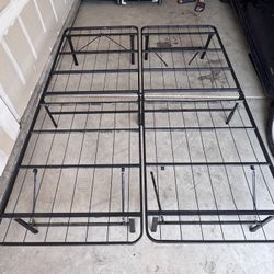 Queen Metal Bed Frame (Foldable) 