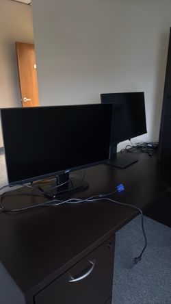 Monitors working