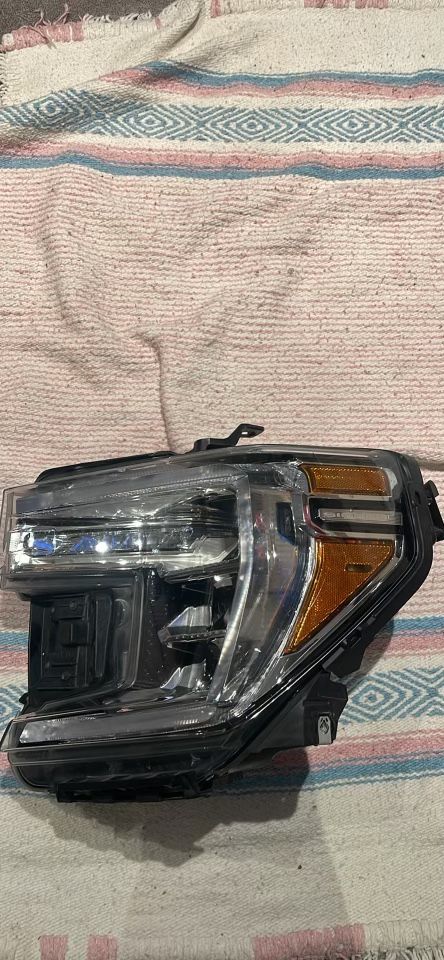 2019 - 2023 GMC sierra Headlight