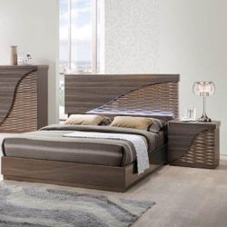 BRAND NEW 5 PCS QUEEN BEDROOM SET- NORTH ZEBRA