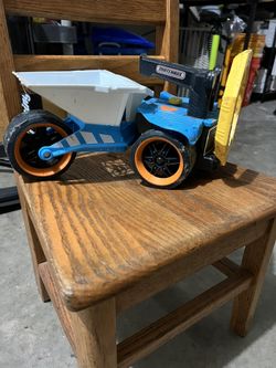Matchbox Treasure Truck Metal Detector