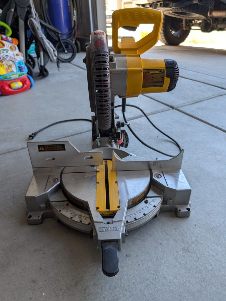 Dewalt 10" Miter Saw