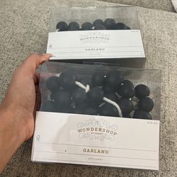 Wondershop Black Christmas Harland