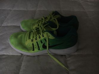 Nike shoes(USED)