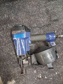 Niall gun coil roofing nailer