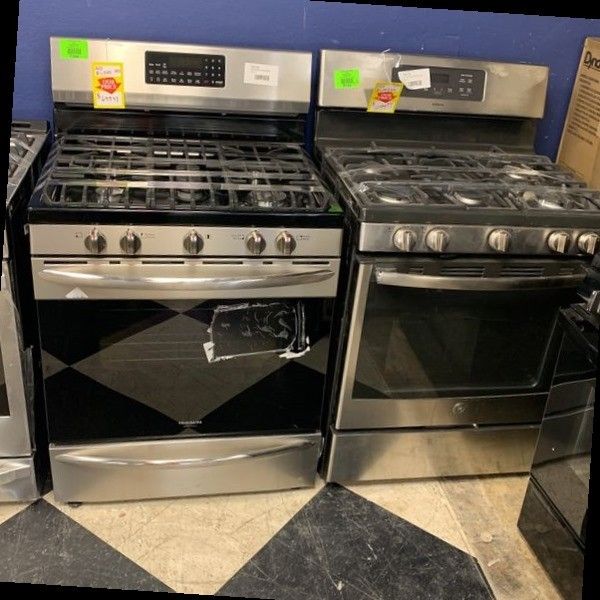 GAS STOVE LIQUIDATION SALE Q0