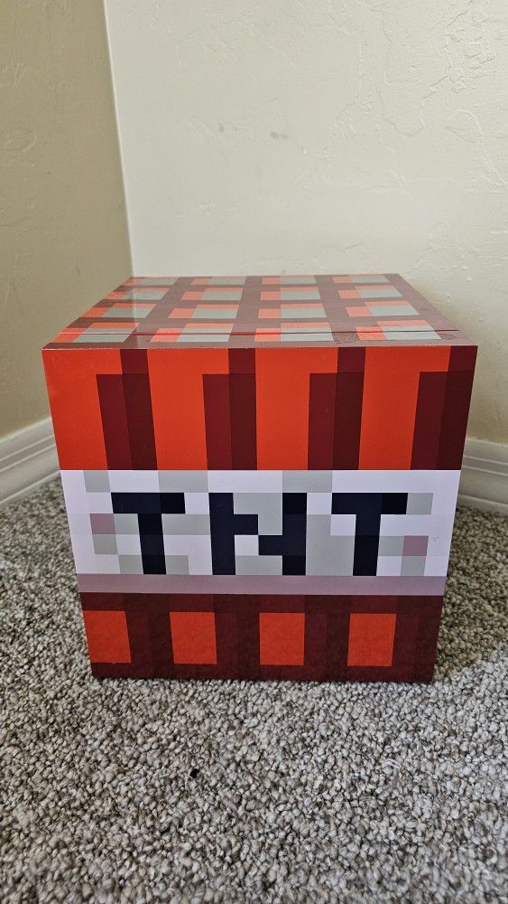 Minecraft TNT Square Thermoelectric Mini Fridge