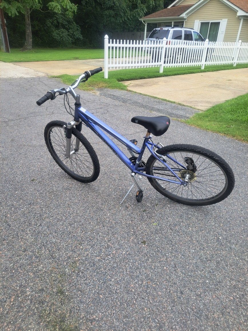 BLUE PACIFIC CYCLE SCHWINN SIDEWINDER WOMEN 26" MOUNTAIN SPORTS BIKE
