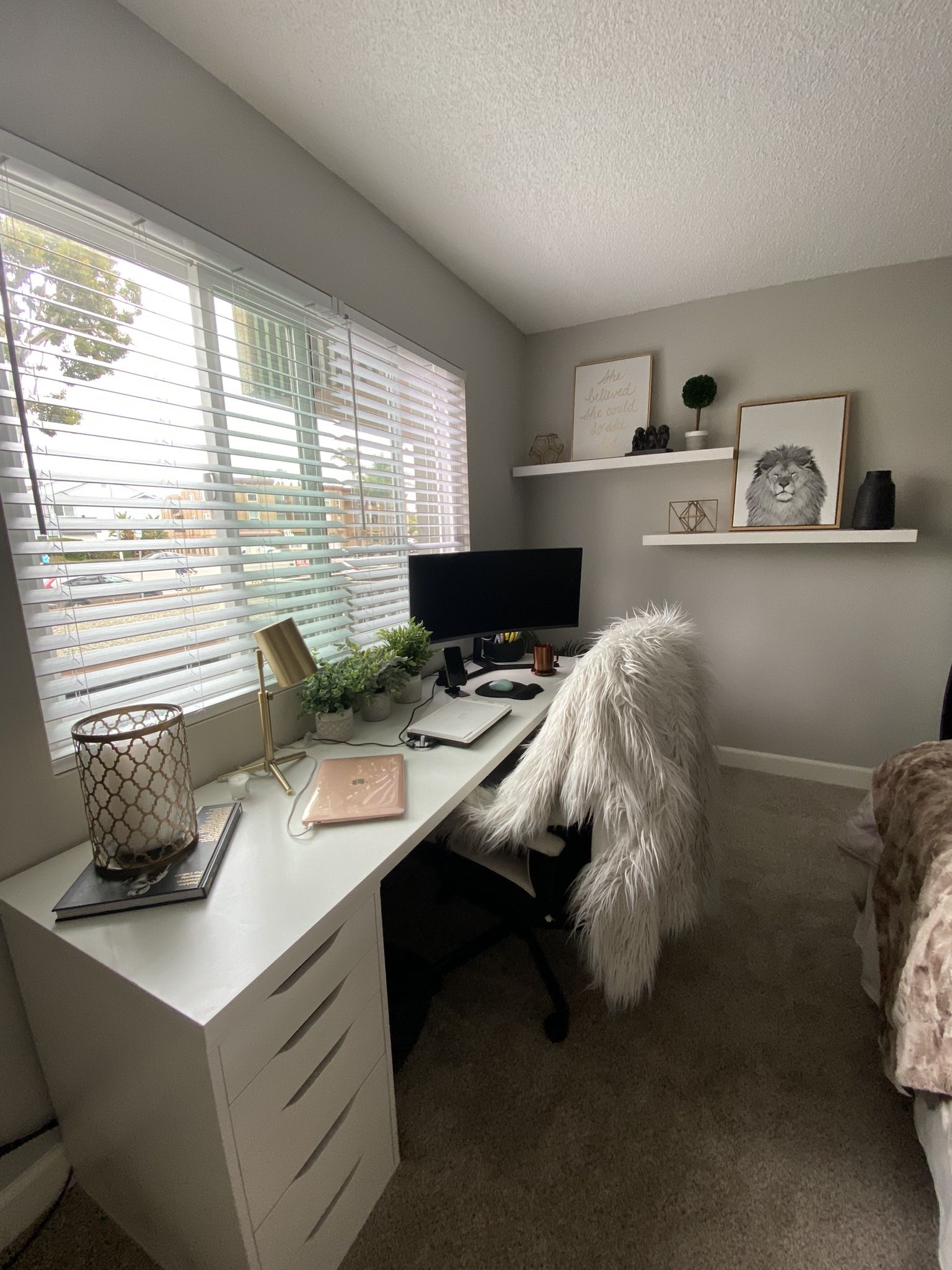 White Desk Top – Long & Minimalist + Set of 2 White Drawer Units – Great Condition + Comfy Swivel Office Chair – Like New