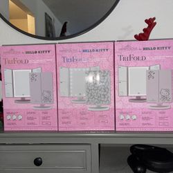 Vanity Impressions Hello Kitty Mirror
