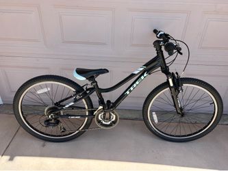 Trek Precaliber 24 inch mounts bike
