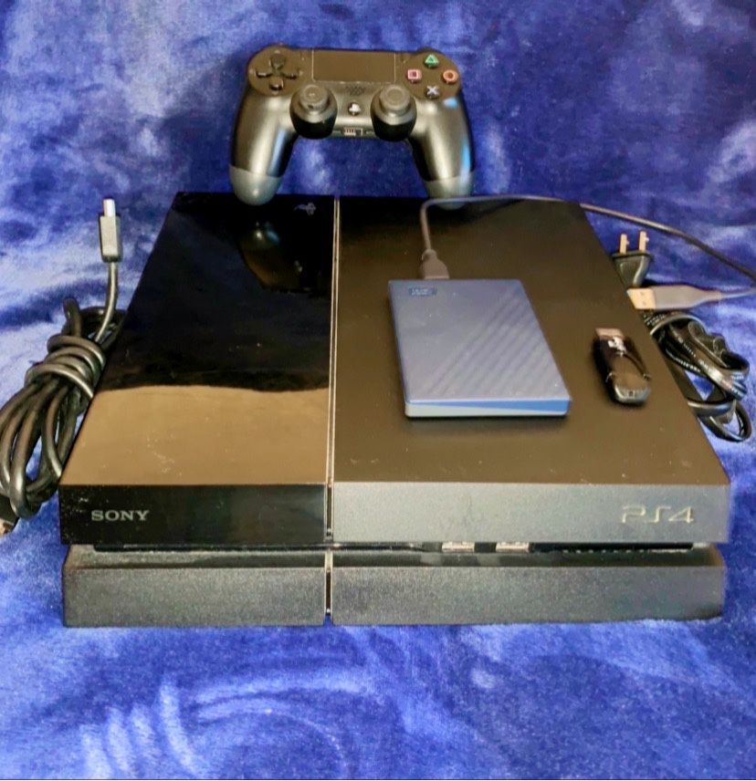 Modded PS4 With Thousands Of Built In Games! 