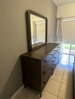 Dresser
