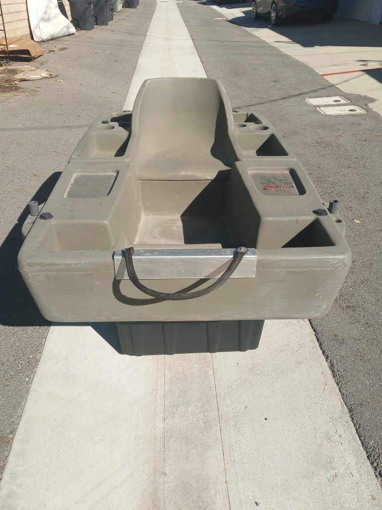 Boat With Oars(Plastic) For Fishing or recreational