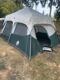 Nice 10 person Coleman tent (very good condition
