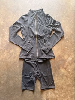 Lululemon black set size 4,6