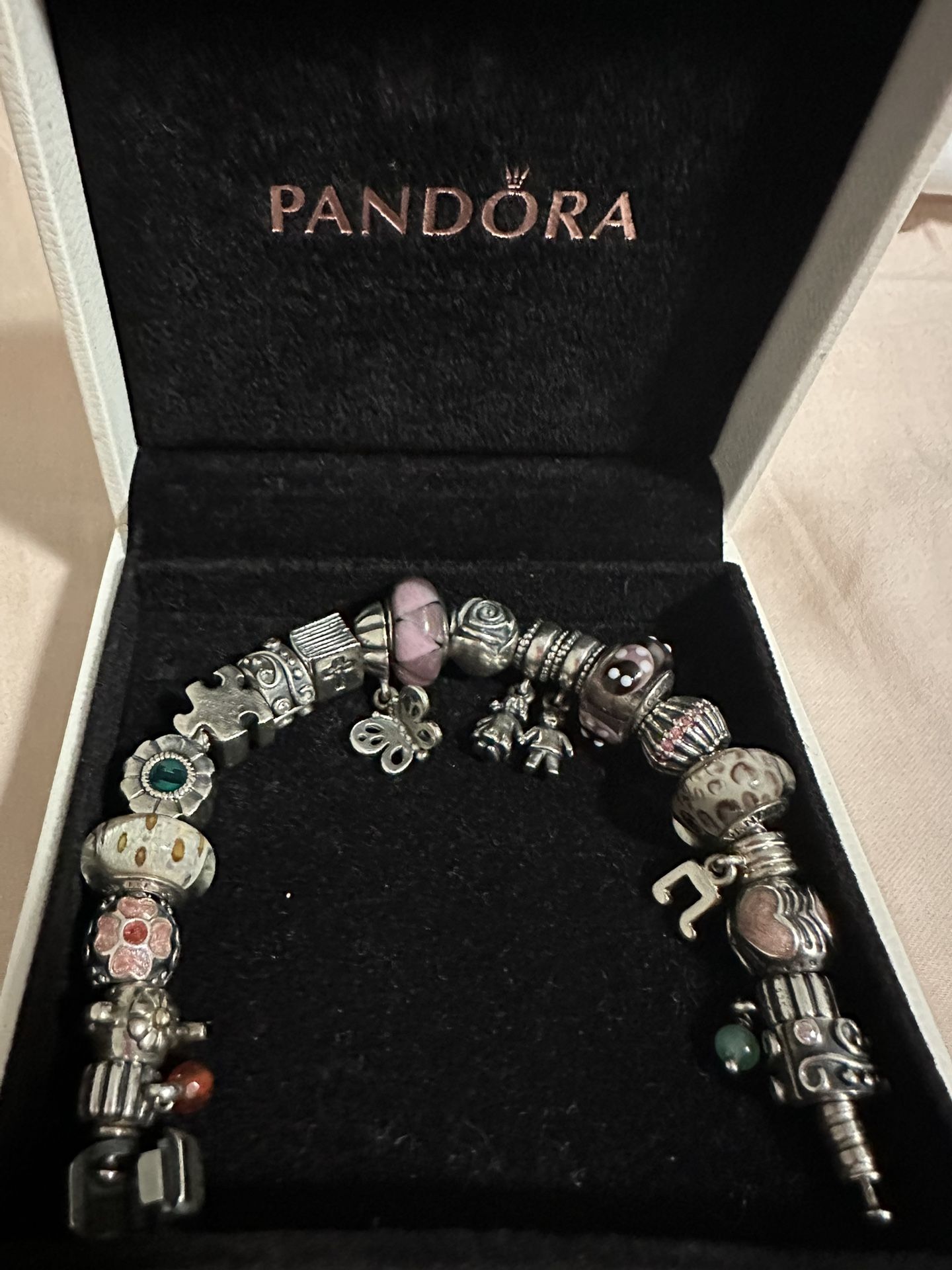 Pandora bracelet + 20 Charms