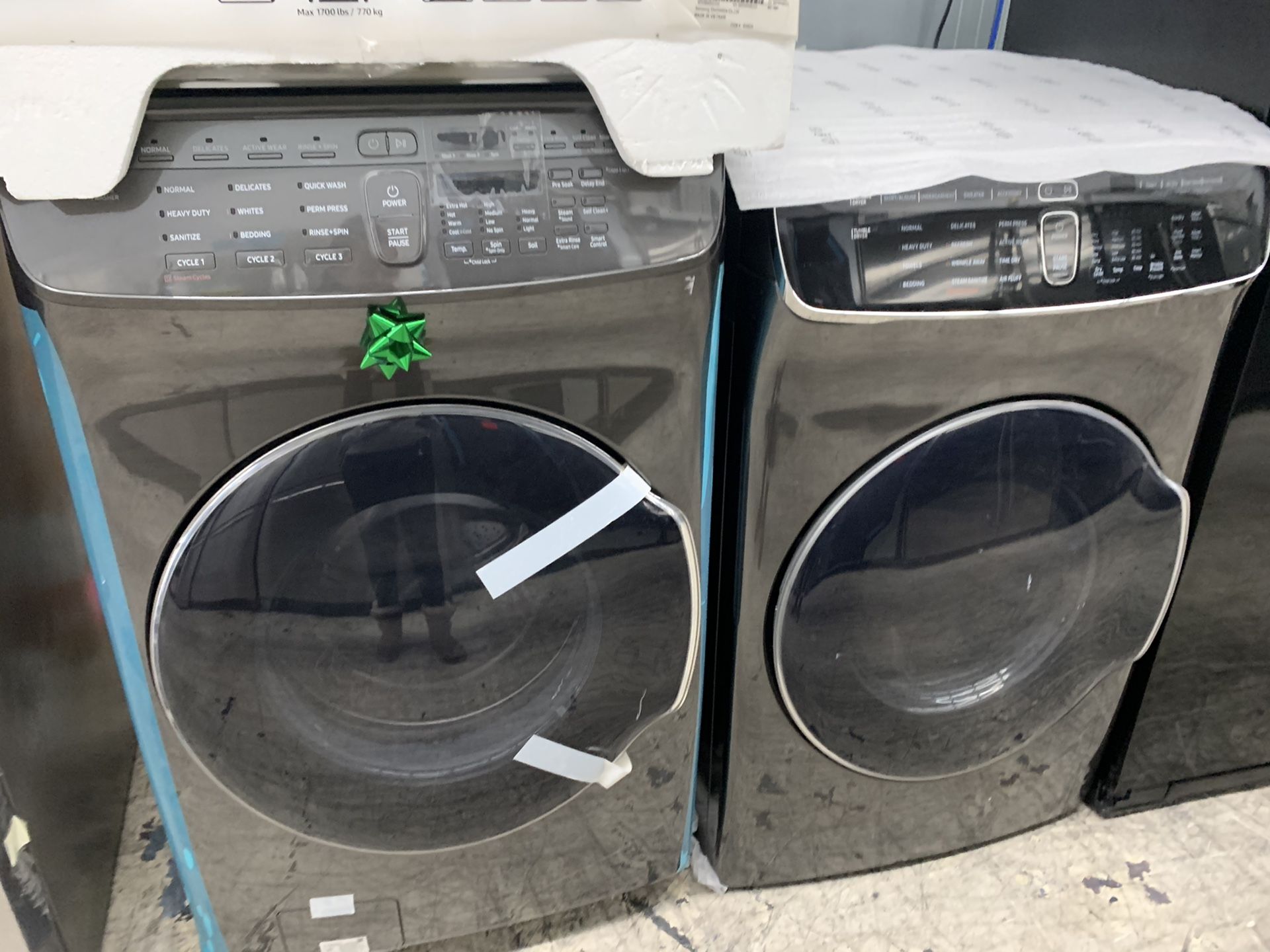 Samsung flex washer & dryer set