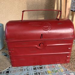 Metal decorative/tool box