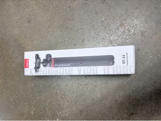 Phone tripod