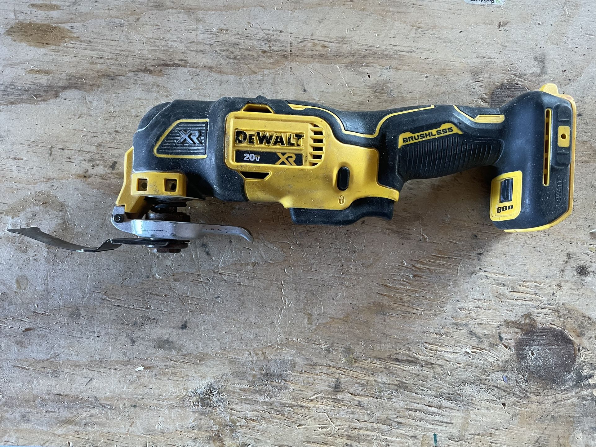 DeWalt XR 20v Brushless Oscillating Multi Tool